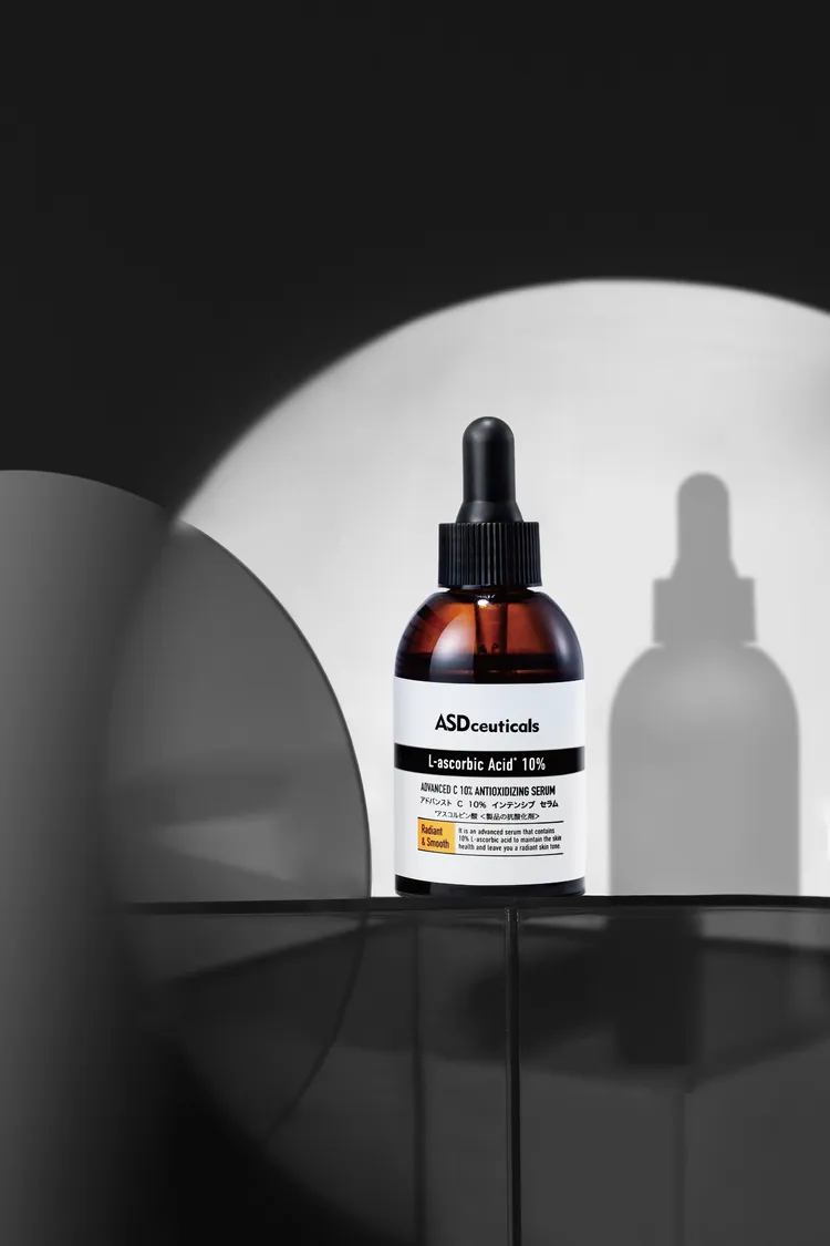 左旋維他命C10高效緊緻精華，30ml／1780元。品牌提供