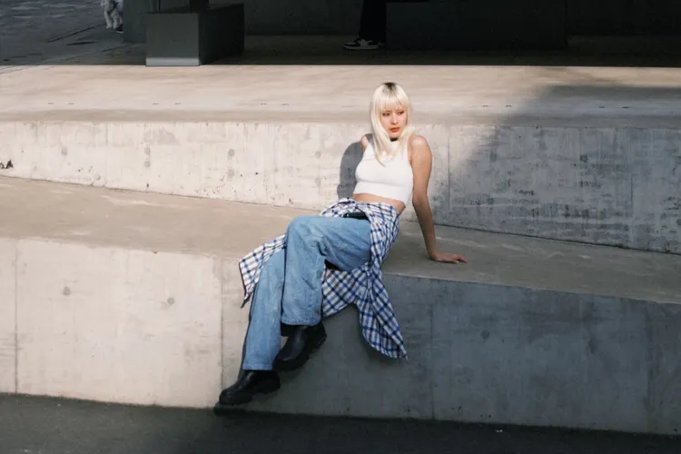 陳泳希東京旅遊，獲吉籤加持。華研國際提供