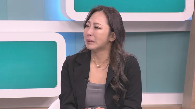 許寀菁賺錢養全家還債。和展影視提供