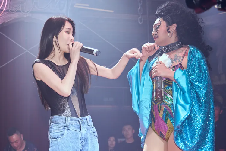 温嵐現身夜店粉絲嗨到差點暴動。華納音樂提供