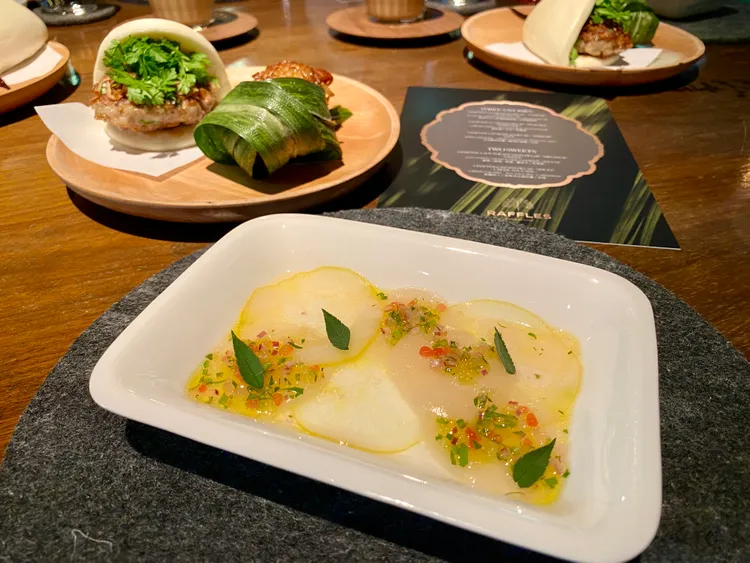 江振誠以新書《吉光片羽》元素呈現於發表會現場的菜色。莊偉祺攝