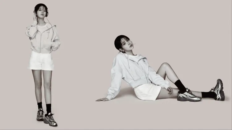 IU以連帽外套、短褲搭配灰色款1000跑鞋。品牌提供