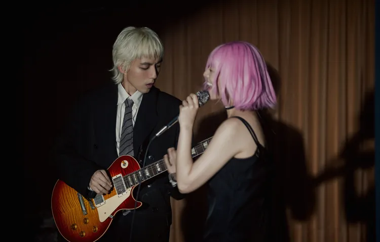 林宥嘉（左）從上月起每周推出一新歌，逐一揭曉新專輯面貌。華研國際提供