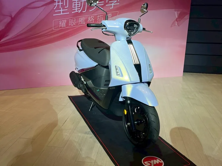 上市期間兩款車型皆提供四重首購優。周奕豪攝