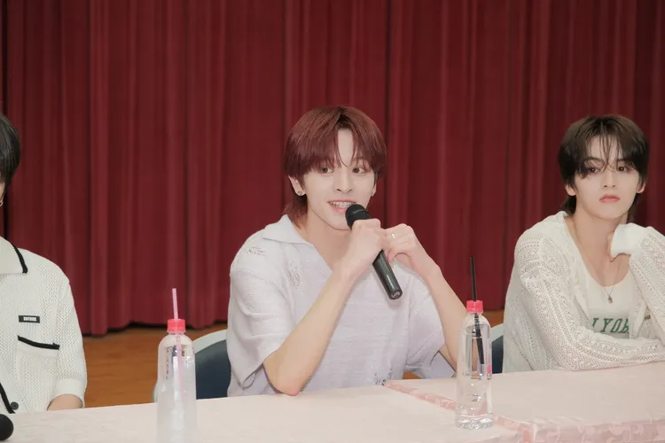 方毅家的媽媽首次看到兒子演出，欣慰表示「感到無比的驕傲」。AM STUDIO提供