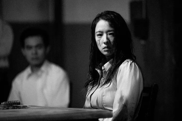 周采詩在戲裡參加實驗。黃人有限公司提供