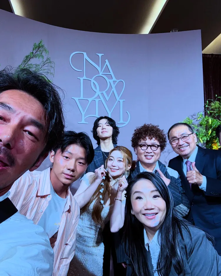 陶晶瑩一家四口出席納豆婚禮，新北市長侯友宜也驚喜入鏡。翻攝陶晶瑩臉書