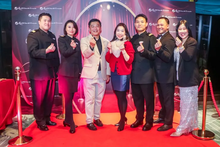 麗星郵輪總裁吳明發（左三）表示：「台灣，不僅是麗星郵輪的重要市場，更是我們夢開始的地方。」麗星郵輪提供