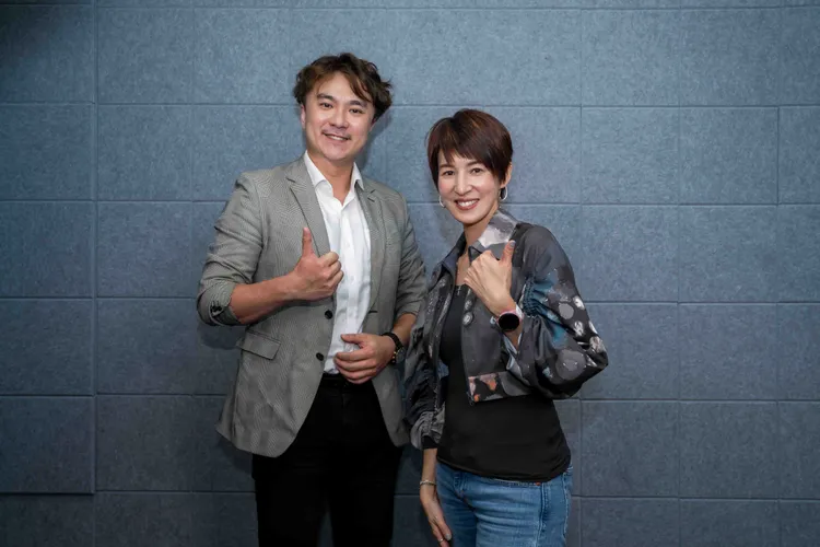 夏嘉璐與（右）即將加入《新聞幕後》主持群的體育主播藍于洺，一同分享參加世壯運點滴。TVBS提供