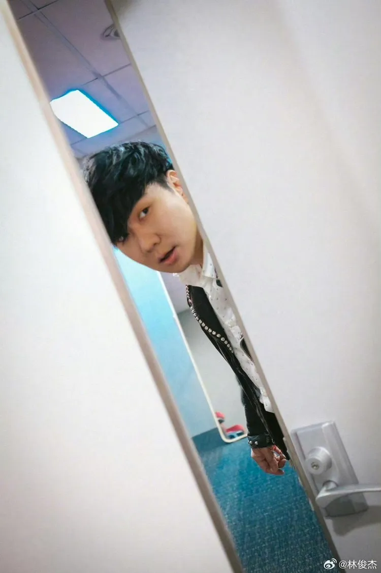 面對爆料內容，林俊傑所屬經紀公司深夜回應《壹蘋新聞網》。翻攝林俊傑微博