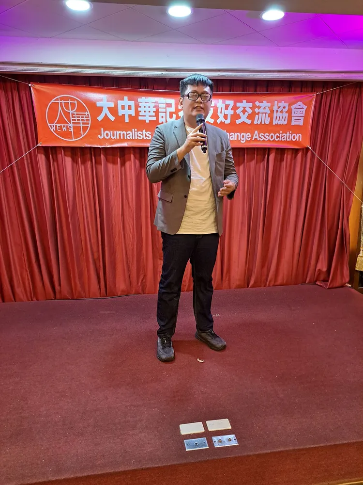 基隆市政府民政處呂謦煒代替市長謝國樑到場祝賀會務昌隆。協會提供