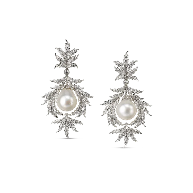 Cocktail雞尾酒耳環，水滴型珍珠共91.340克拉、254顆圓形明亮切割式鑽石（共10.470克拉）。品牌提供