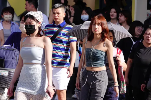 悶熱37℃再忍忍 梅雨季第3波這天到!炸雷雨轉涼