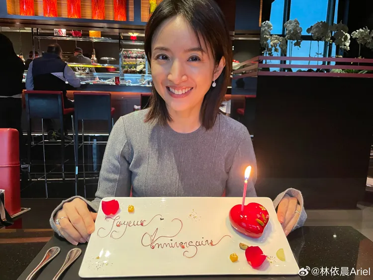 林依晨在去年10月底過完42歲生日後就懷孕。翻攝林依晨微博