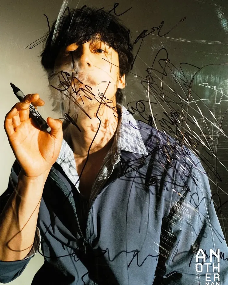 坂口健太郎透過實穿單品展現出「鹽系男友風格」。翻攝坂口健太郎IG