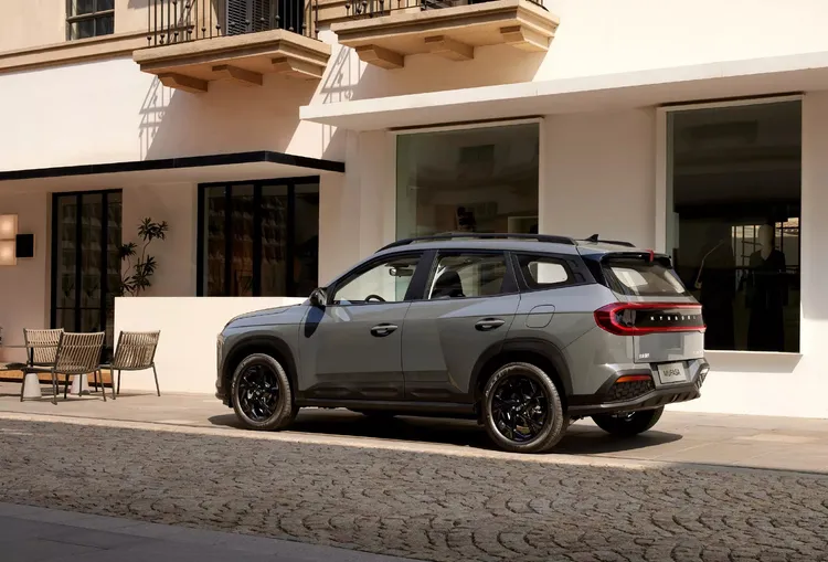 MUFASA車長設定4,465mm、車寬1,870mm、車高1,695mm，軸距則是達到2,680mm，原廠設定車格高於Toyota Corolla Cross之外，更明確對標國產運動型中型Ford Kuga、MG HS等同級競品。原廠照片