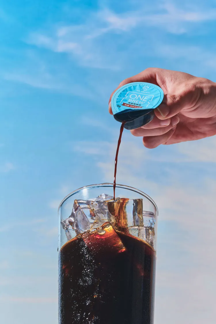 伯朗ONE BREW易搖咖啡球，每顆獨立包裝，輕巧便攜。業者提供