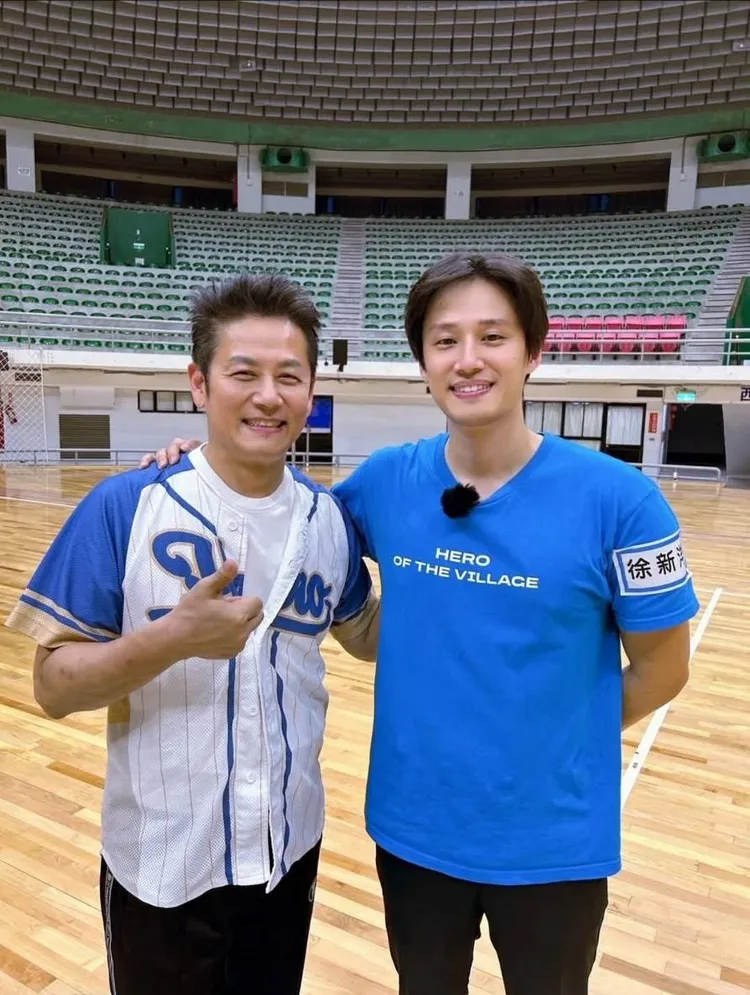 徐乃麟（左）長子徐新洋是新節目班底。翻攝徐乃麟臉書