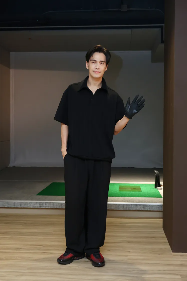 Gino祝福夏宇禾。攝影中心攝