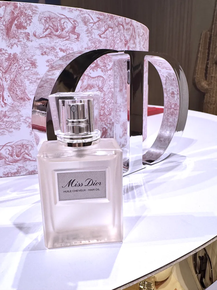 Dior Miss Dior花漾護髮精萃油，30ml／2300元。張家玲攝