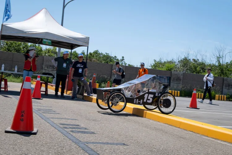 本屆賽事延續國際級的賽道規劃，包含考驗車輛結構的跳台加分賽道。主辦單位提供