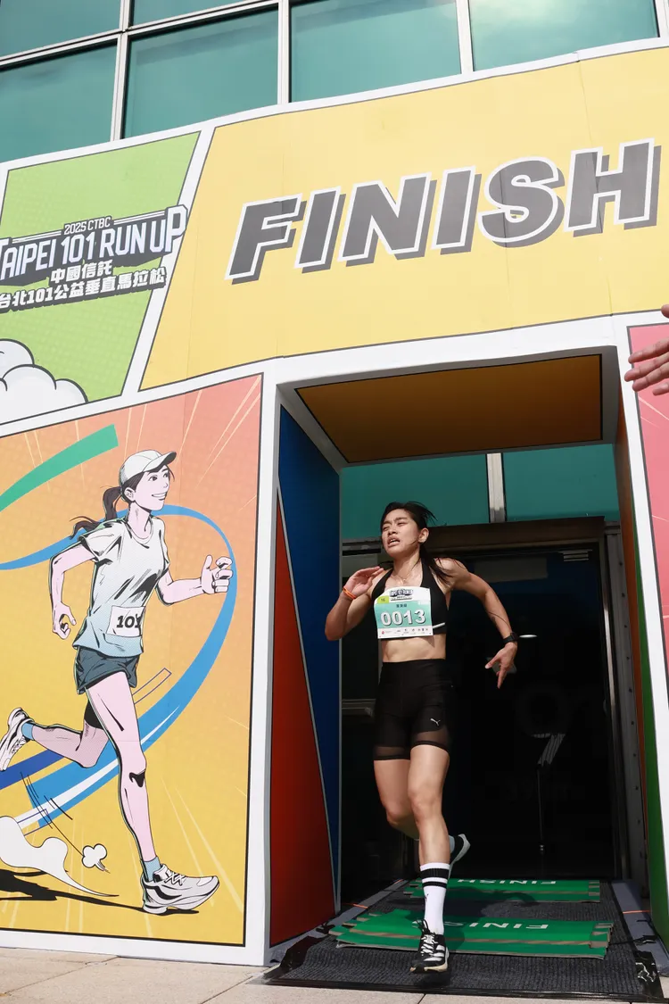 「2025中國信託‧台北101公益垂直馬拉松」今（5/3）日在台北101盛大登場， 今年邀請多位國際好手同場競技。彭欣偉攝
