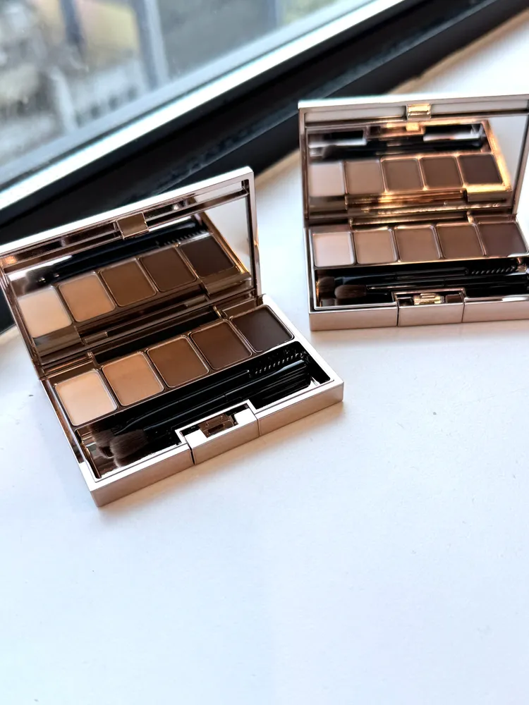 LUNASOL機智眉眼彩盒N，各2000元。張家玲攝