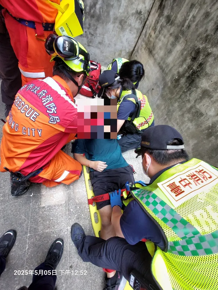 林姓冷氣工送醫治療沒有大礙。民眾提供