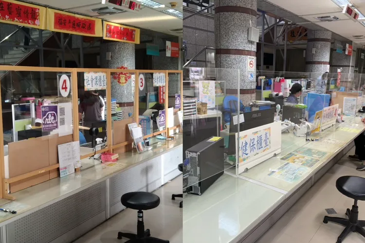防疫期間所架隔板(圖左)又高又顯厚重，讓民眾感覺很有距離，如今改裝降低增加透明度(圖右)，讓整個服務櫃台明亮了起來。翻攝畫面
