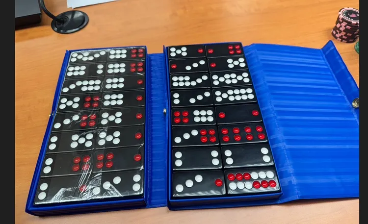 警方查扣天九牌賭具。翻攝畫面