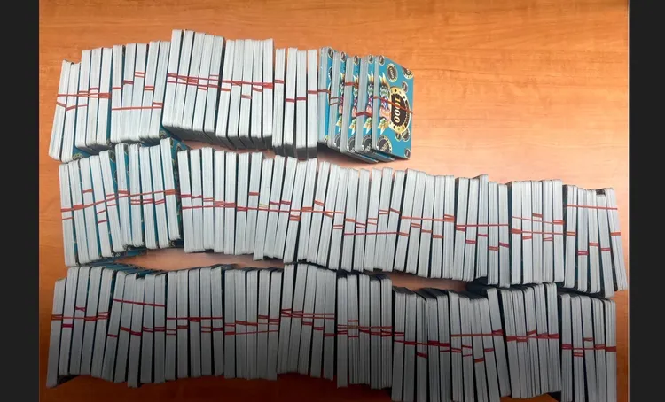 現場大批賭金。翻攝畫面