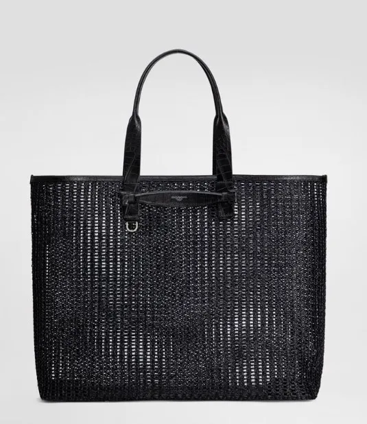 ADAMO編織托特包，9萬2000元。品牌提供