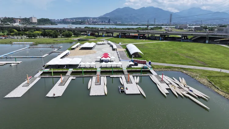 微風運河周邊比賽期間禁航。警方提供