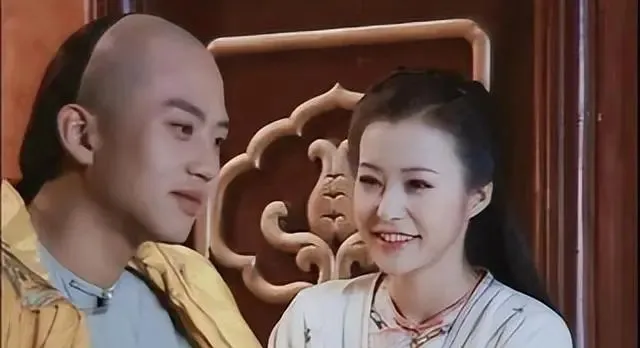 鄧超（左）和郝蕾因演出《少年天子》假戲真做。翻攝搜狐