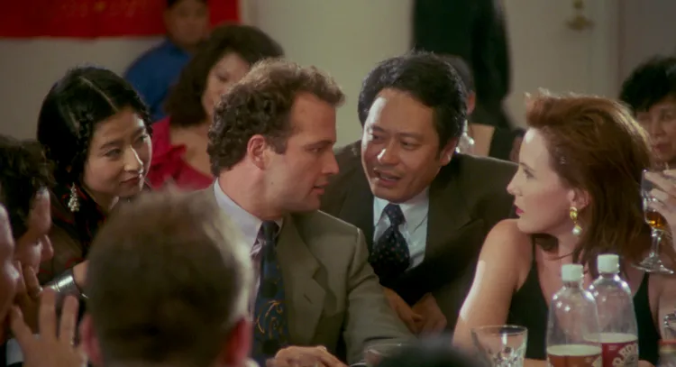 《囍宴》讓李安全家總動員，自己出鏡客串，妻子、兒子也軋上一角。國家影視聽中心提供