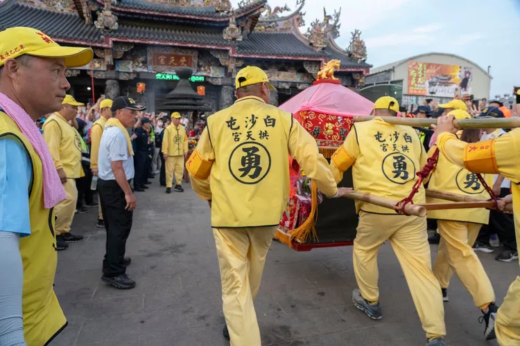 白沙屯媽祖昨天駐駕南投名間松柏嶺受天宮。翻攝拱天宮臉書