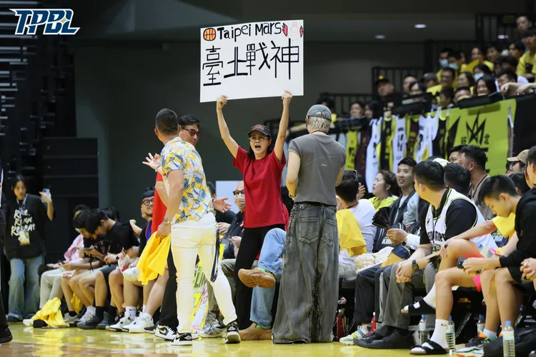 場邊爆發小衝突。TPBL