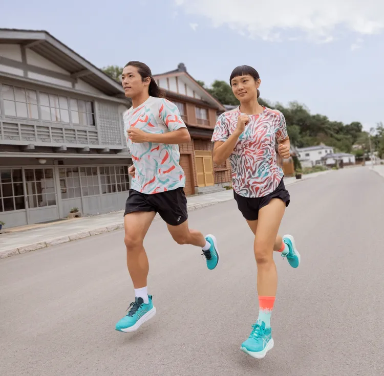 期間集結館內NIKE、adidas等多個知名運動品牌，推出夏日運動穿搭主題一系列服飾周邊優惠。統一時代百貨台北店提供