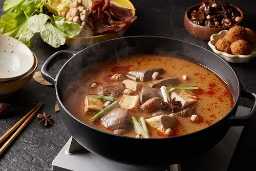 持世壯運門票於A9黑武士可拿價值699元「鍋底兌換券」，限量100份免費換。新光三越台北信義新天地提供