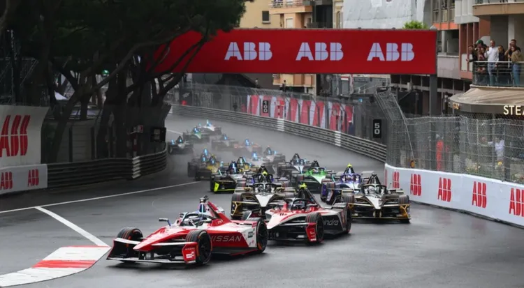 【Wonder Charge 2025台北國際汽車嘉年華】最受矚目的是6月7日首度引進台灣的國際級指標賽車運動盛事「世界電動方程式賽車Showrun」。圖／Wonder Charge提供