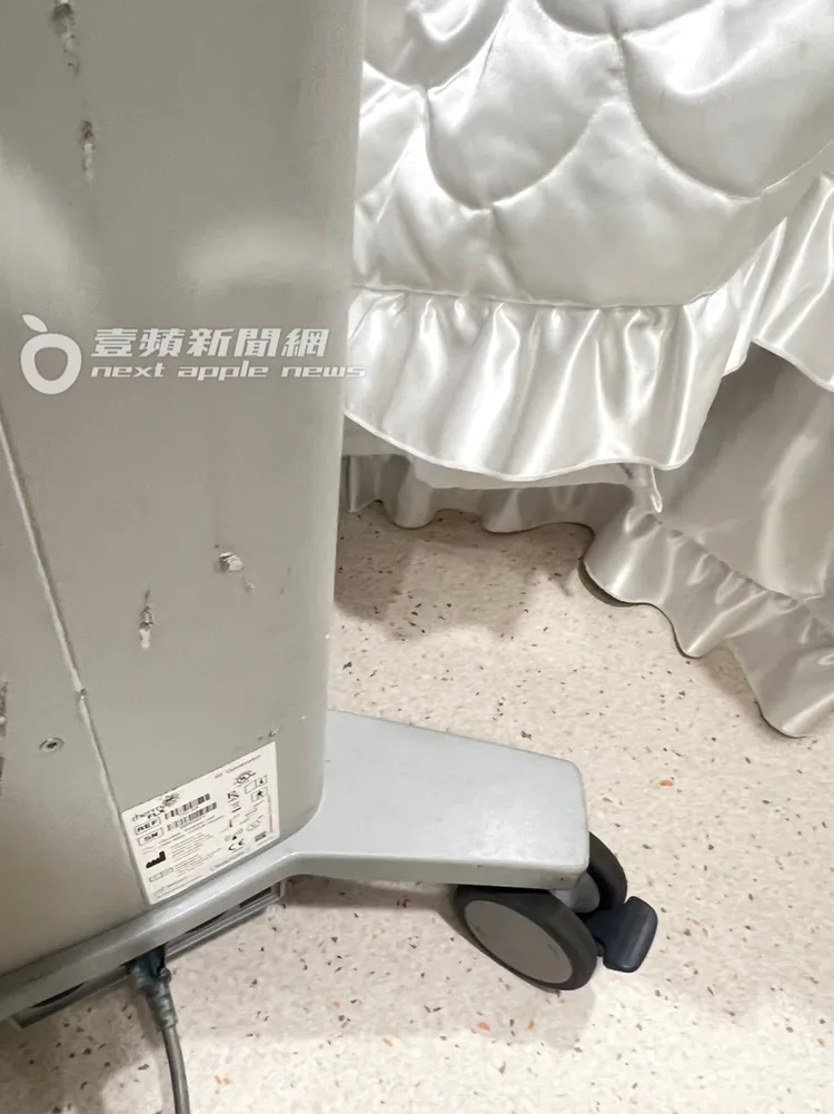 該醫美診所「非法鳳凰電波」儀器，來路不明且外觀有多處明顯磨損，疑似長期搬運所致。特勤中心攝