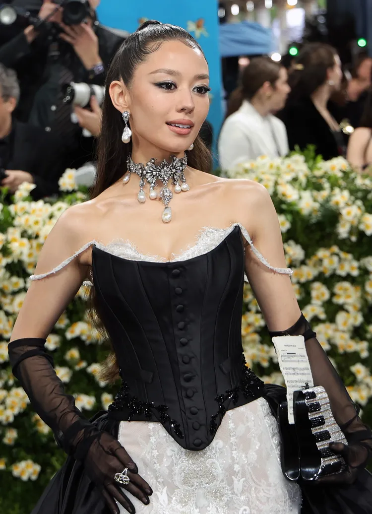 吉娜愛麗絲今年首度參與Met Gala。品牌提供