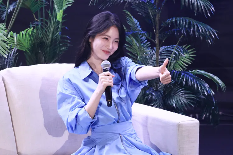 辛叡恩自認眉毛最漂亮。彭欣偉攝