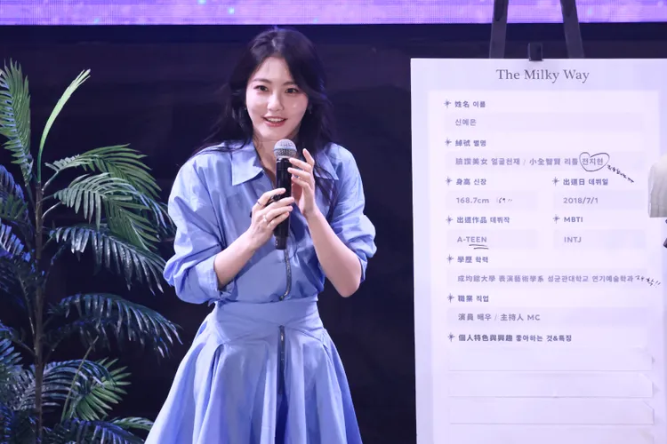 辛叡恩重寫履歷表。彭欣偉攝