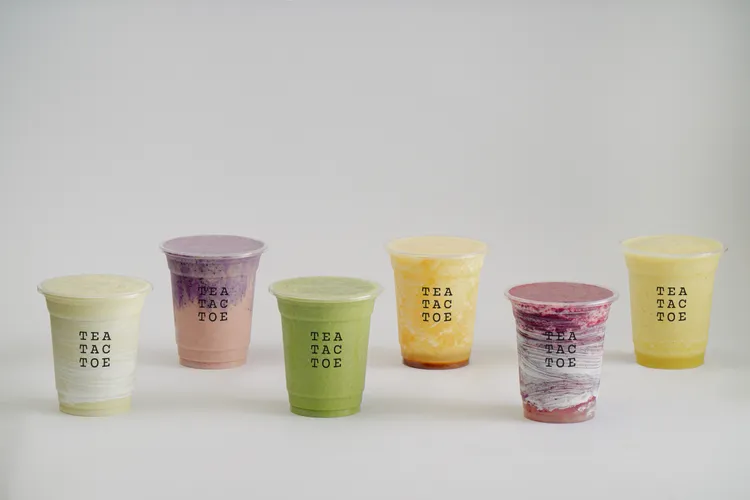 全新果昔品TEA TAC TOE選用純粹的原型蔬果與機能粉，拋開框架讓好奇心自然發酵、打造創意果昔搭配。業者提供