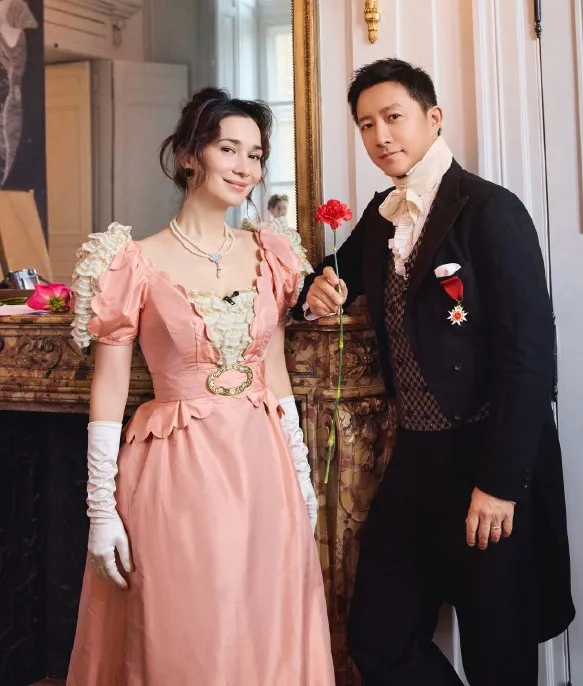 韓庚、盧靖姍夫妻恩愛，之前一起上真人秀綜藝。翻攝《妻子的浪漫旅行》微博