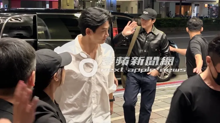 和玉澤演（左）一同前來的還有韓劇男神蘇志燮，這也是他時隔6年再次來台。特勤中心攝