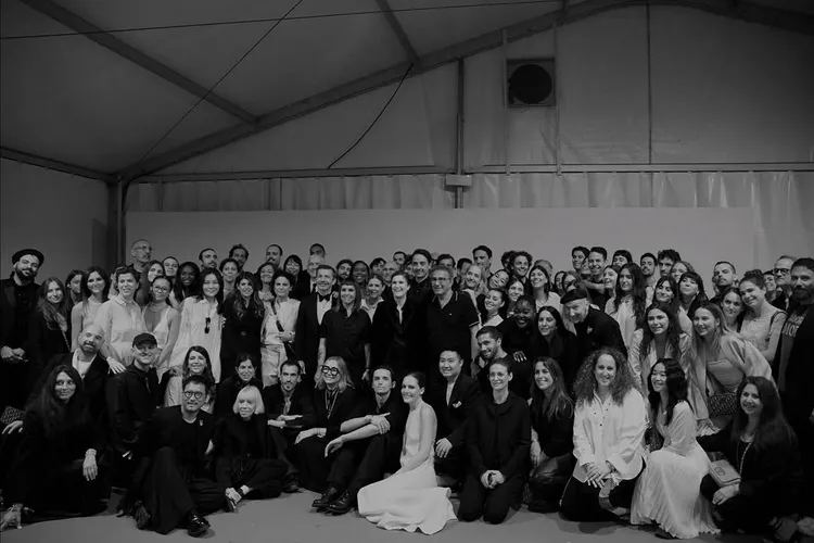 Maria Grazia Chiuri特別感謝團隊和工坊成員。翻攝IG