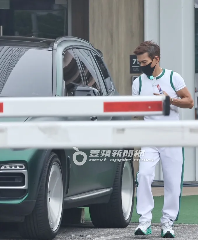 潘若迪愛車顏色選他熱愛的變色龍綠色，輪胎也改造過，格外搶眼。特勤中心攝