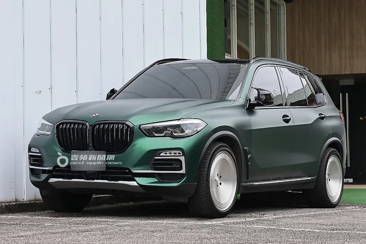 潘若迪大手筆改車，將價值392萬元的BMW X5 xDrive40i M Sport，包膜成綠色，換上大輪框。特勤中心攝